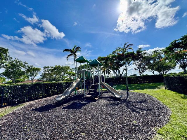 9857 Baywinds 9210, West Palm Beach, FL 33411