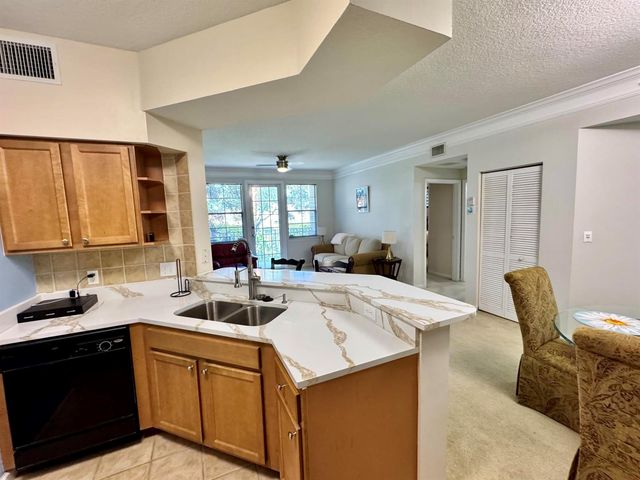 9857 Baywinds 9210, West Palm Beach, FL 33411