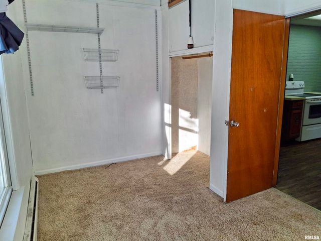 601 N GRAND Avenue, St David, IL 61563