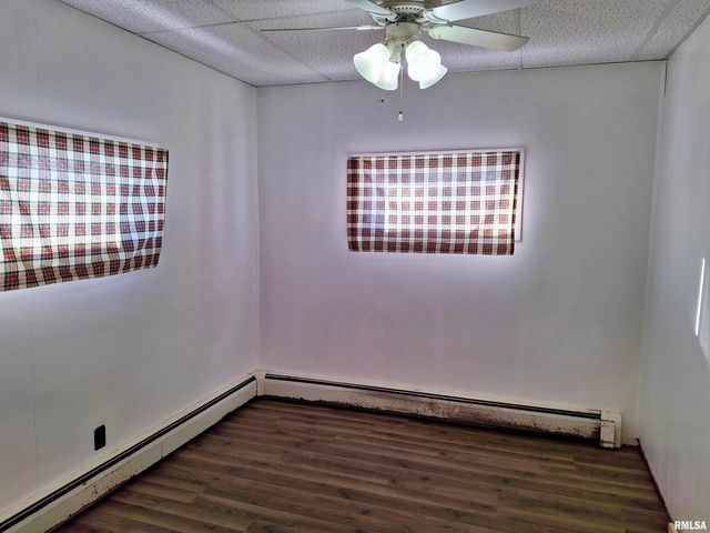 601 N GRAND Avenue, St David, IL 61563