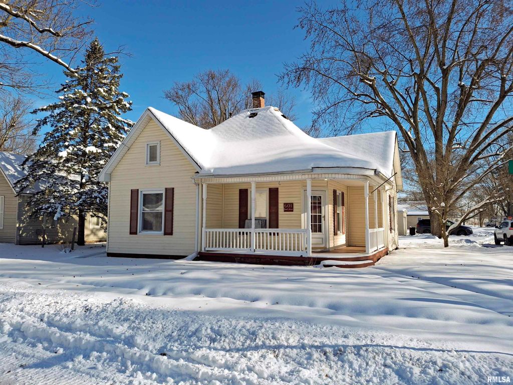 601 N GRAND Avenue, St David, IL 61563