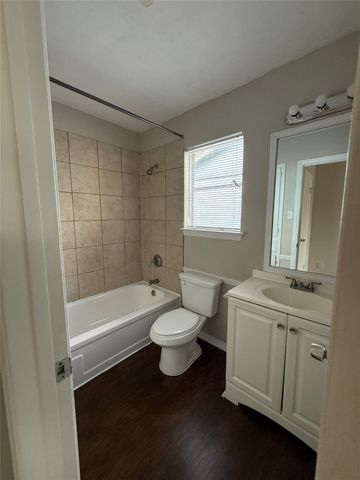 9839 Glengreen Drive, Dallas, TX 75217