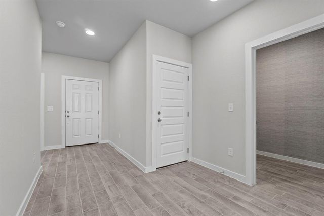 228 Appleberry LN, Elgin, TX 78621