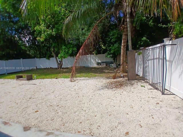 1053 NE 149th Street, Miami, FL 33161