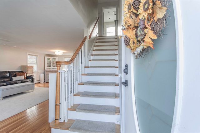 28 Nevens Circle, Rockland, MA 02370