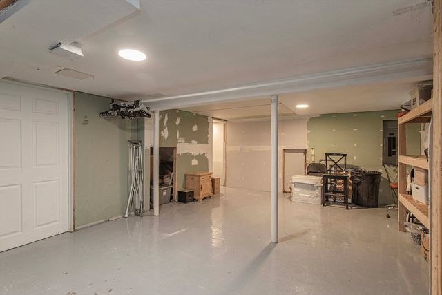 28 Nevens Circle, Rockland, MA 02370