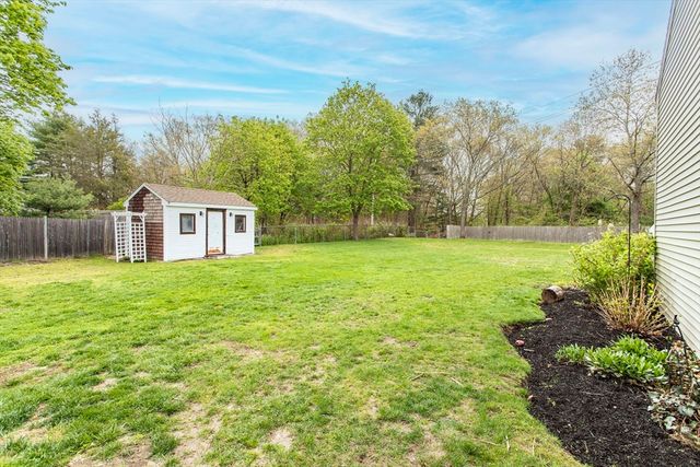 28 Nevens Circle, Rockland, MA 02370