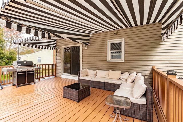 28 Nevens Circle, Rockland, MA 02370