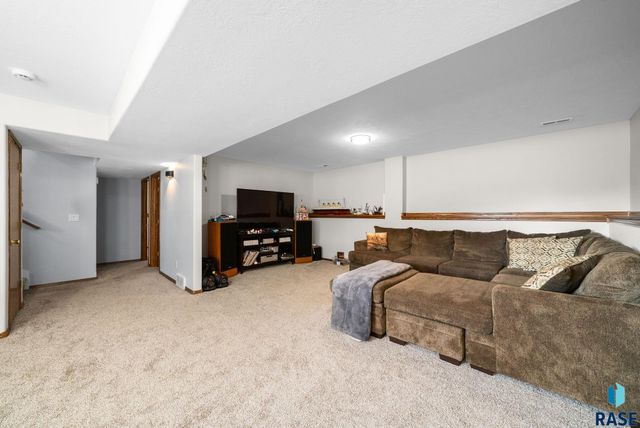 6904 W 66th St Street, Sioux Falls, SD 57106