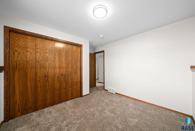 6904 W 66th St Street, Sioux Falls, SD 57106