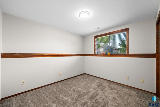 6904 W 66th St Street, Sioux Falls, SD 57106