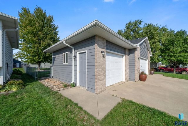 6904 W 66th St Street, Sioux Falls, SD 57106