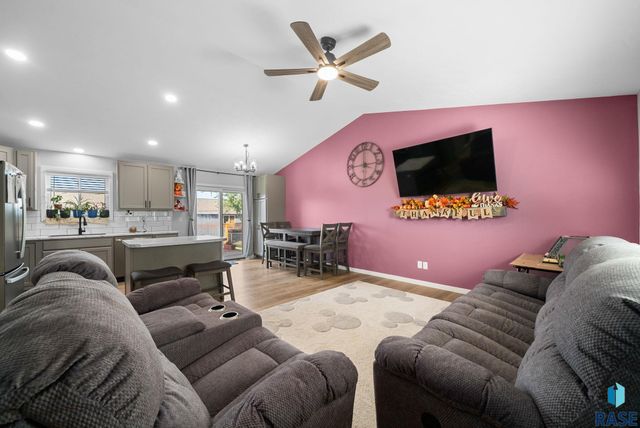 6904 W 66th St Street, Sioux Falls, SD 57106
