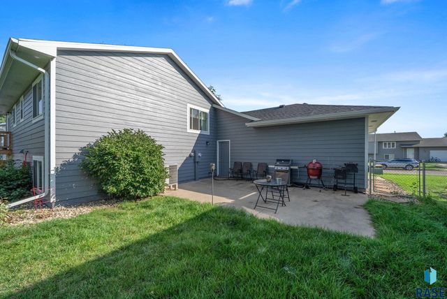 6904 W 66th St Street, Sioux Falls, SD 57106