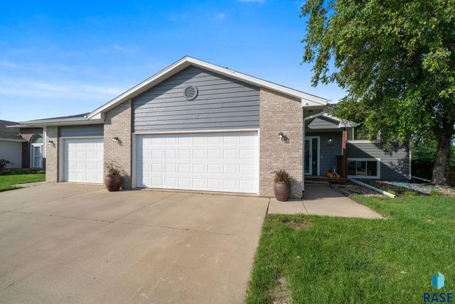 6904 W 66th St Street, Sioux Falls, SD 57106