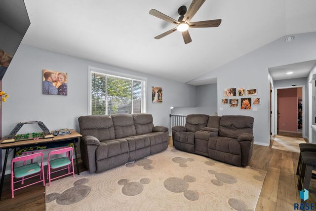 6904 W 66th St Street, Sioux Falls, SD 57106