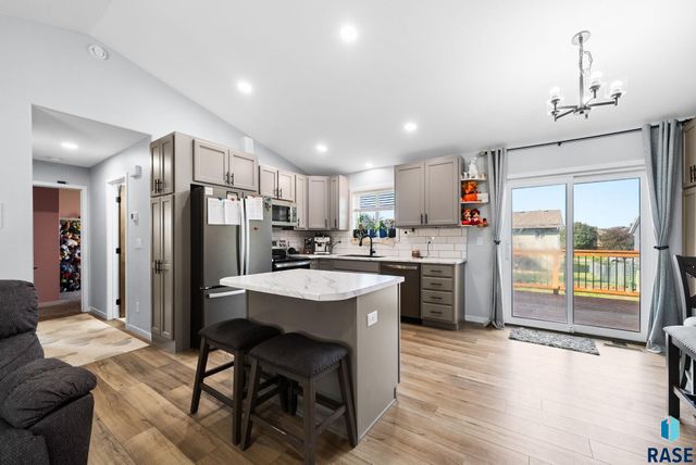 6904 W 66th St Street, Sioux Falls, SD 57106