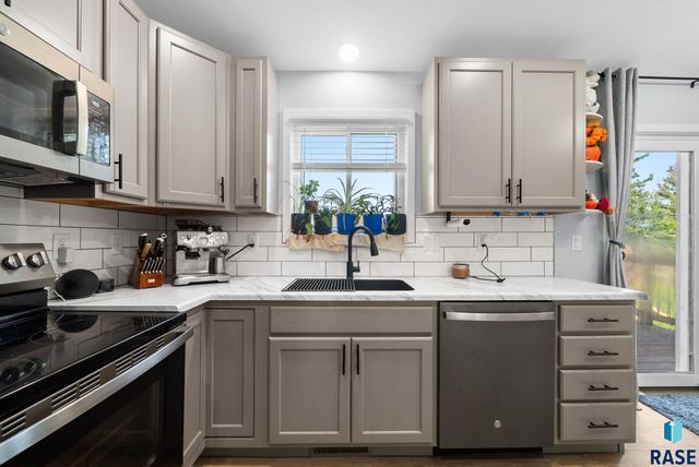 6904 W 66th St Street, Sioux Falls, SD 57106