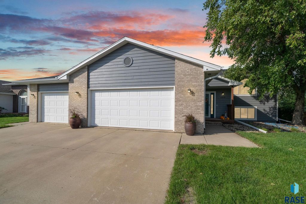 6904 W 66th St Street, Sioux Falls, SD 57106