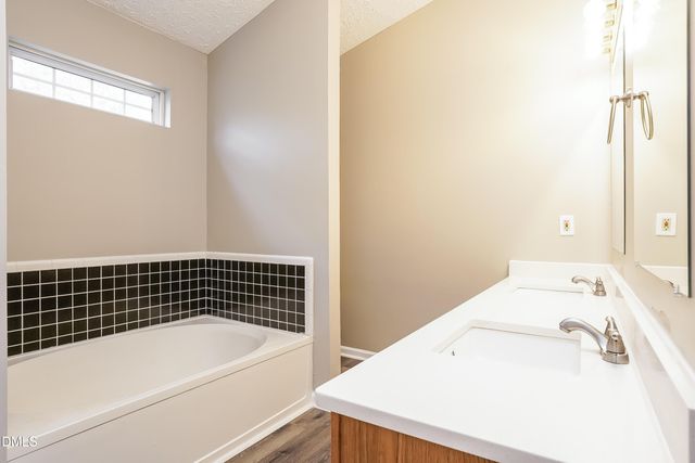 1132 Penselwood, Raleigh, NC 27604