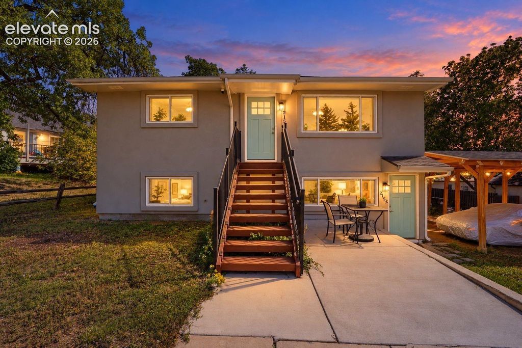 215 N 14th Street, Colorado Springs, CO 80904 — exterior