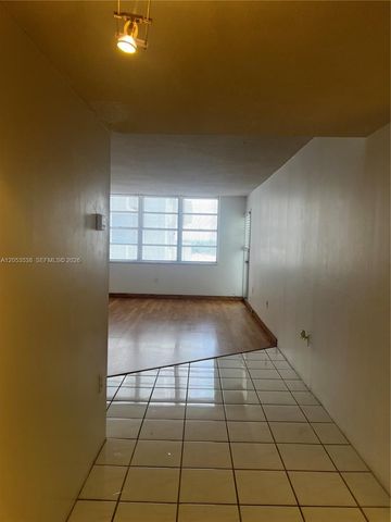 2750 NE 183rd St 807, Aventura, FL 33160