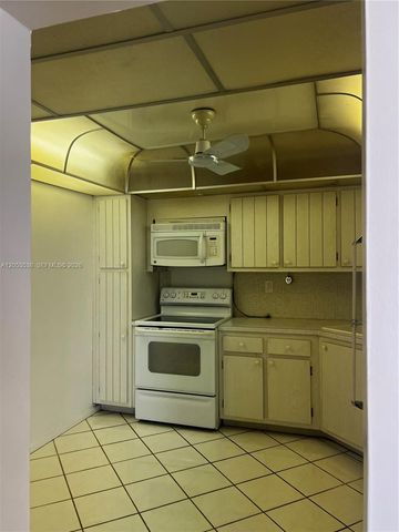 2750 NE 183rd St 807, Aventura, FL 33160