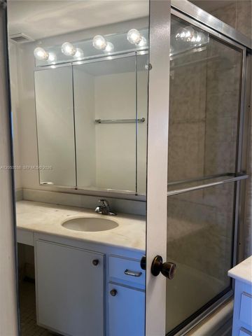 2750 NE 183rd St 807, Aventura, FL 33160