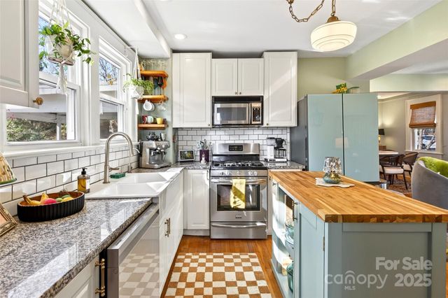 18 Princeton Drive, Asheville, NC 28806