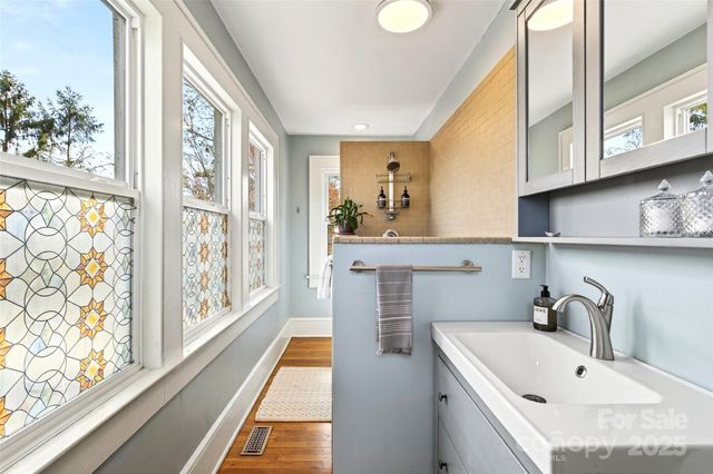 18 Princeton Drive, Asheville, NC 28806