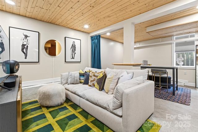 18 Princeton Drive, Asheville, NC 28806