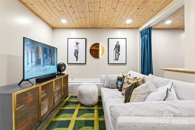 18 Princeton Drive, Asheville, NC 28806