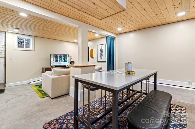 18 Princeton Drive, Asheville, NC 28806