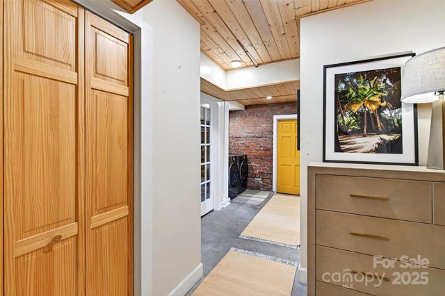 18 Princeton Drive, Asheville, NC 28806