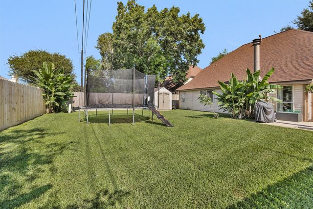 1417 S Heron Drive, Seabrook, TX 77586
