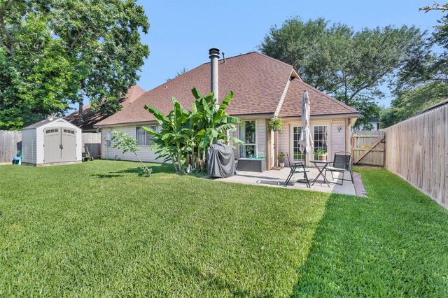 1417 S Heron Drive, Seabrook, TX 77586