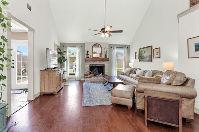 1417 S Heron Drive, Seabrook, TX 77586
