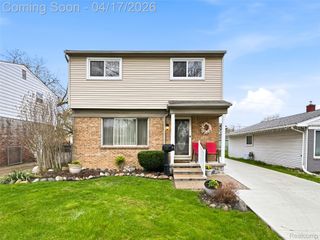 133 N Bywood Avenue, Clawson, MI 48017