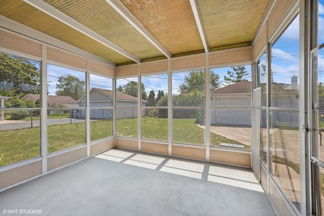 11121 Martindale Drive, Westchester, IL 60154