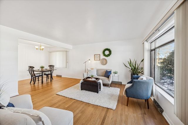 11121 Martindale Drive, Westchester, IL 60154