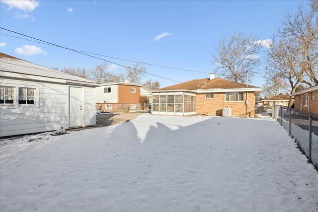 11121 Martindale Drive, Westchester, IL 60154