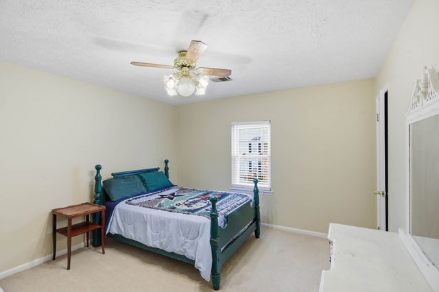 286 Donna Dr Apt B, Hendersonville, TN 37075