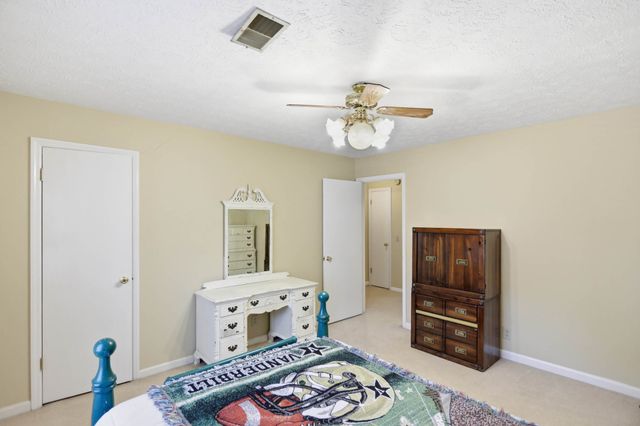 286 Donna Dr Apt B, Hendersonville, TN 37075