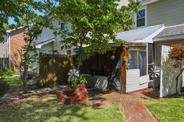 286 Donna Dr Apt B, Hendersonville, TN 37075