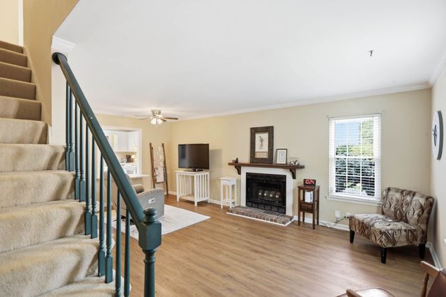 286 Donna Dr Apt B, Hendersonville, TN 37075