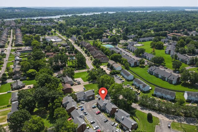 286 Donna Dr Apt B, Hendersonville, TN 37075