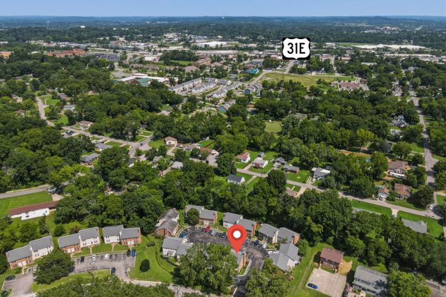 286 Donna Dr Apt B, Hendersonville, TN 37075