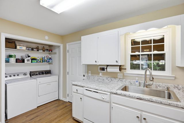 286 Donna Dr Apt B, Hendersonville, TN 37075