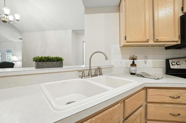103 Abbeycross Lane, Westerville, OH 43082