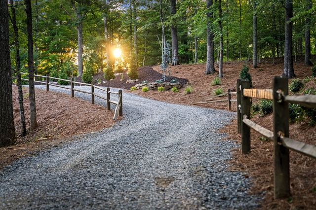 241 Wolf Creek Mountain Road, Mineral Bluff, GA 30559